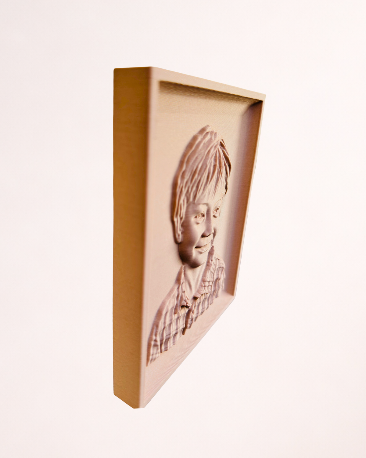 Portret în basorelief personalizat după fotografie – imprimat 3D