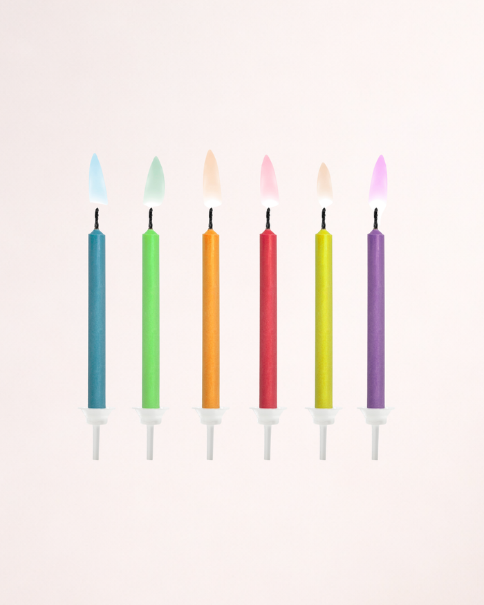 Set 6 lumânări aniversare cu flăcări colorate pentru tort