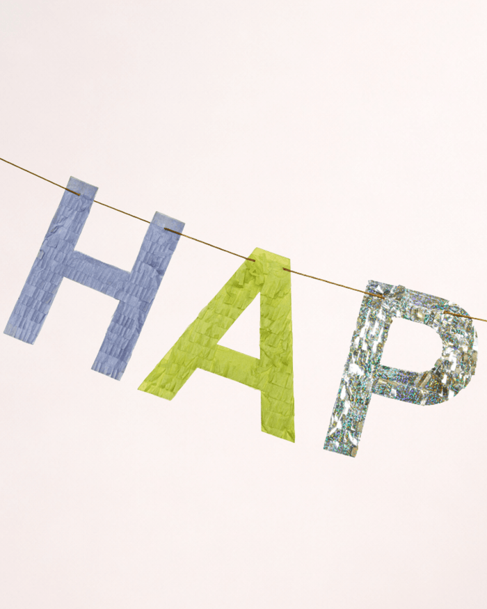 Banner multicolor „Happy Birthday” cu ciucuri