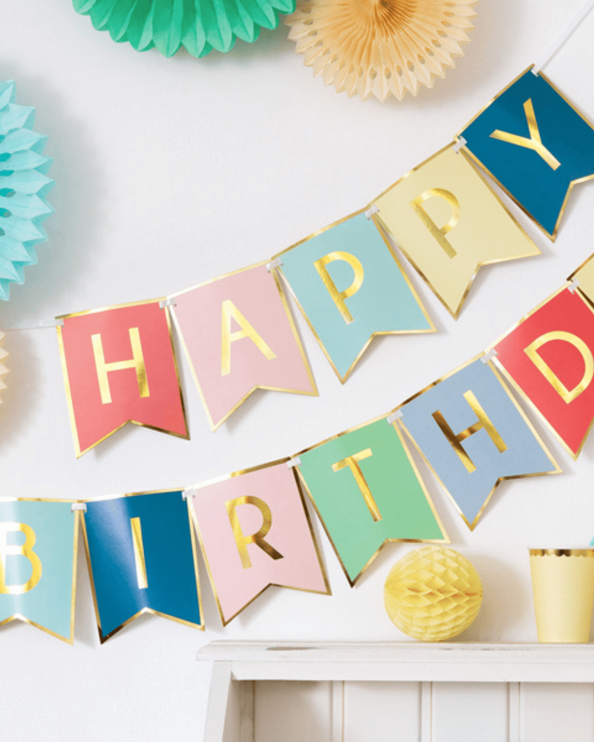 Banner multicolor „Happy Birthday” cu inscripție aurie