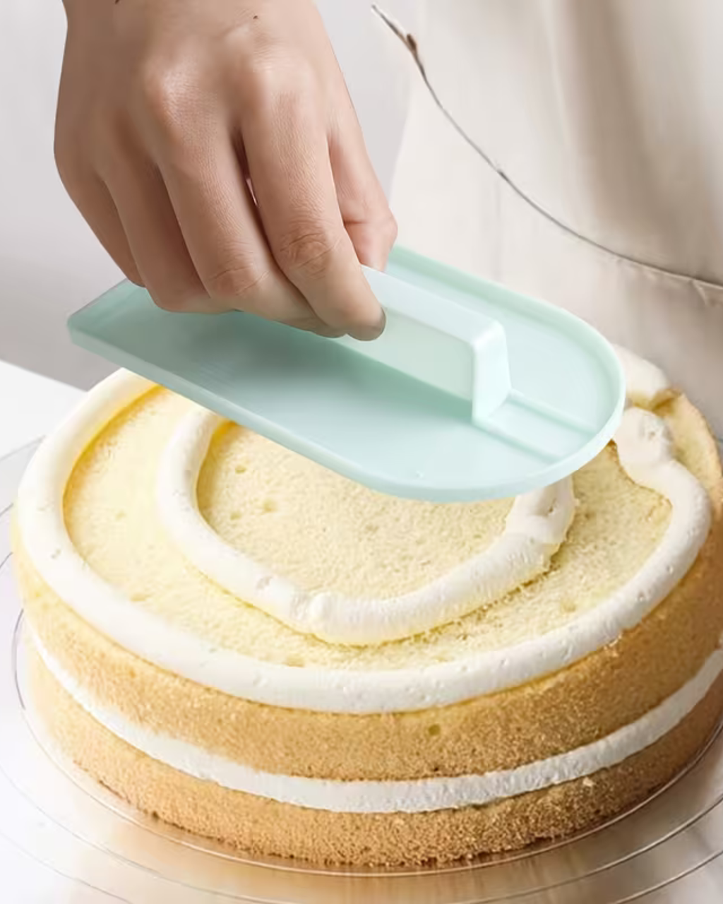 Spatulă pentru netezirea și decorarea tortului