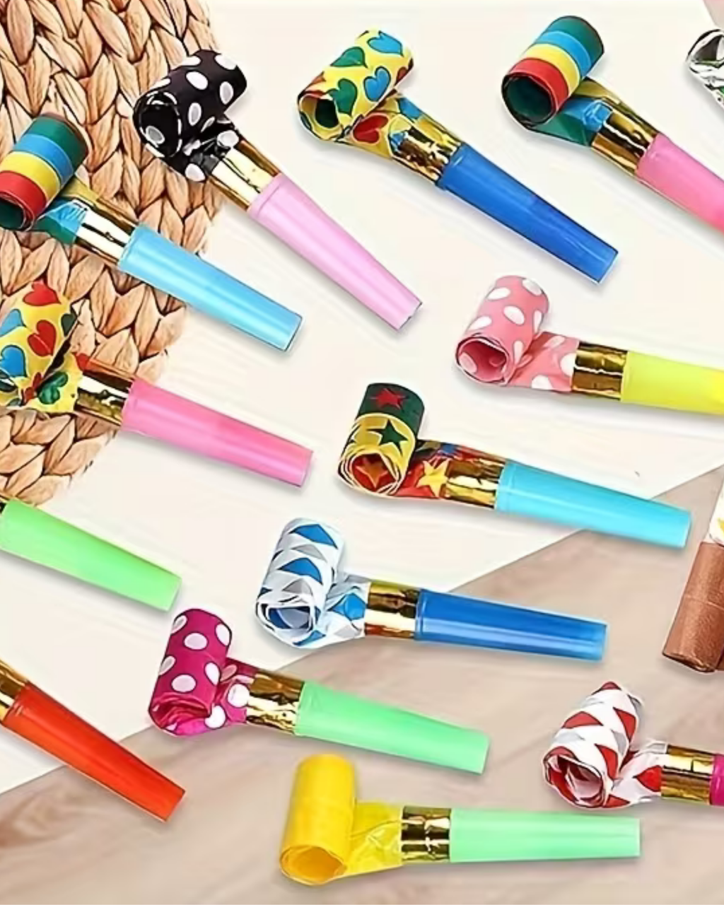 Set suflători party – 25 bucăți