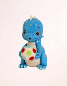 Figurina pentru tort din pasta de zahar in forma de Dinozaur