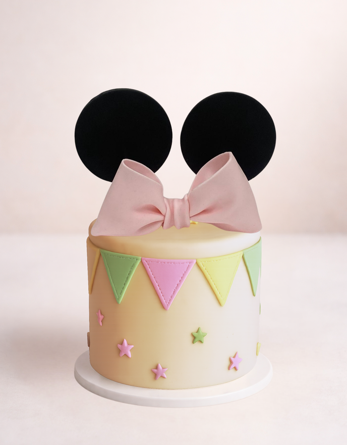 Figurina pentru tort din pasta de zahar in forma de Minnie Mouse