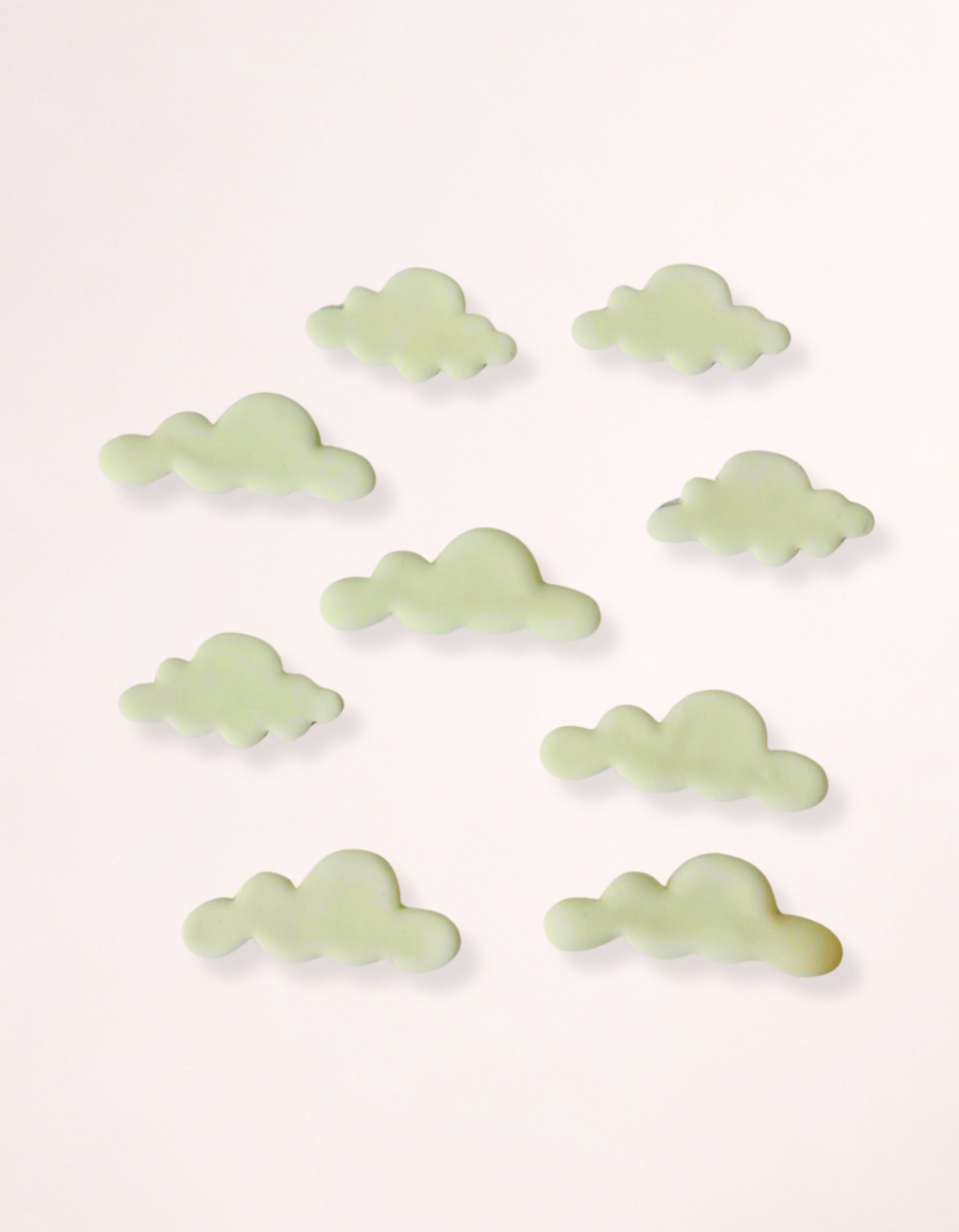 Figurina pentru tort din pasta de zahar in forma de norisori