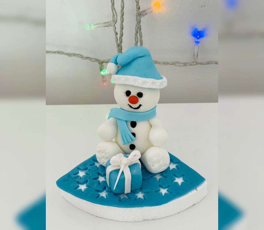 Figurina pentru tort in forma de om de zapada