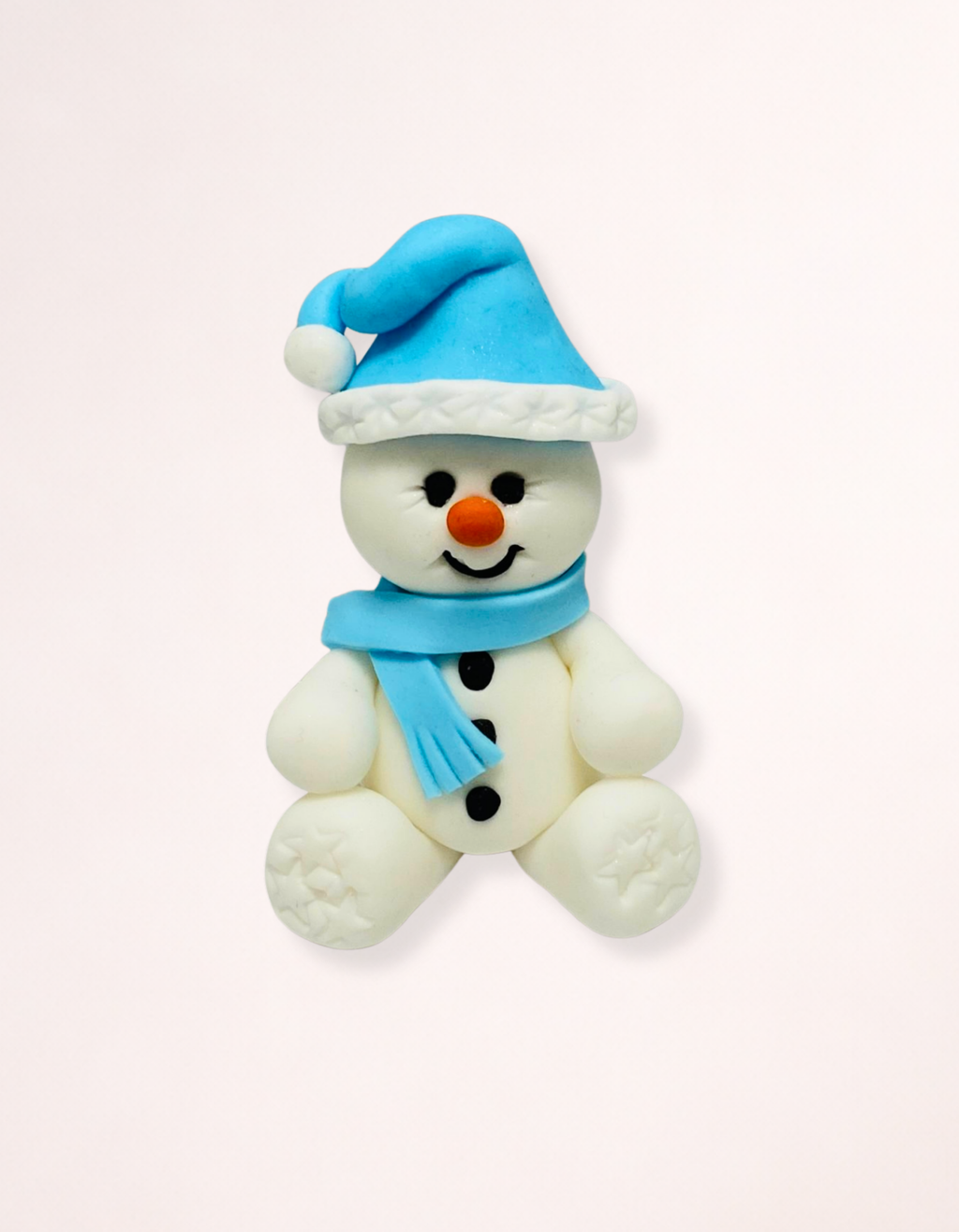 Figurina pentru tort in forma de om de zapada handmade din pasta de zahar