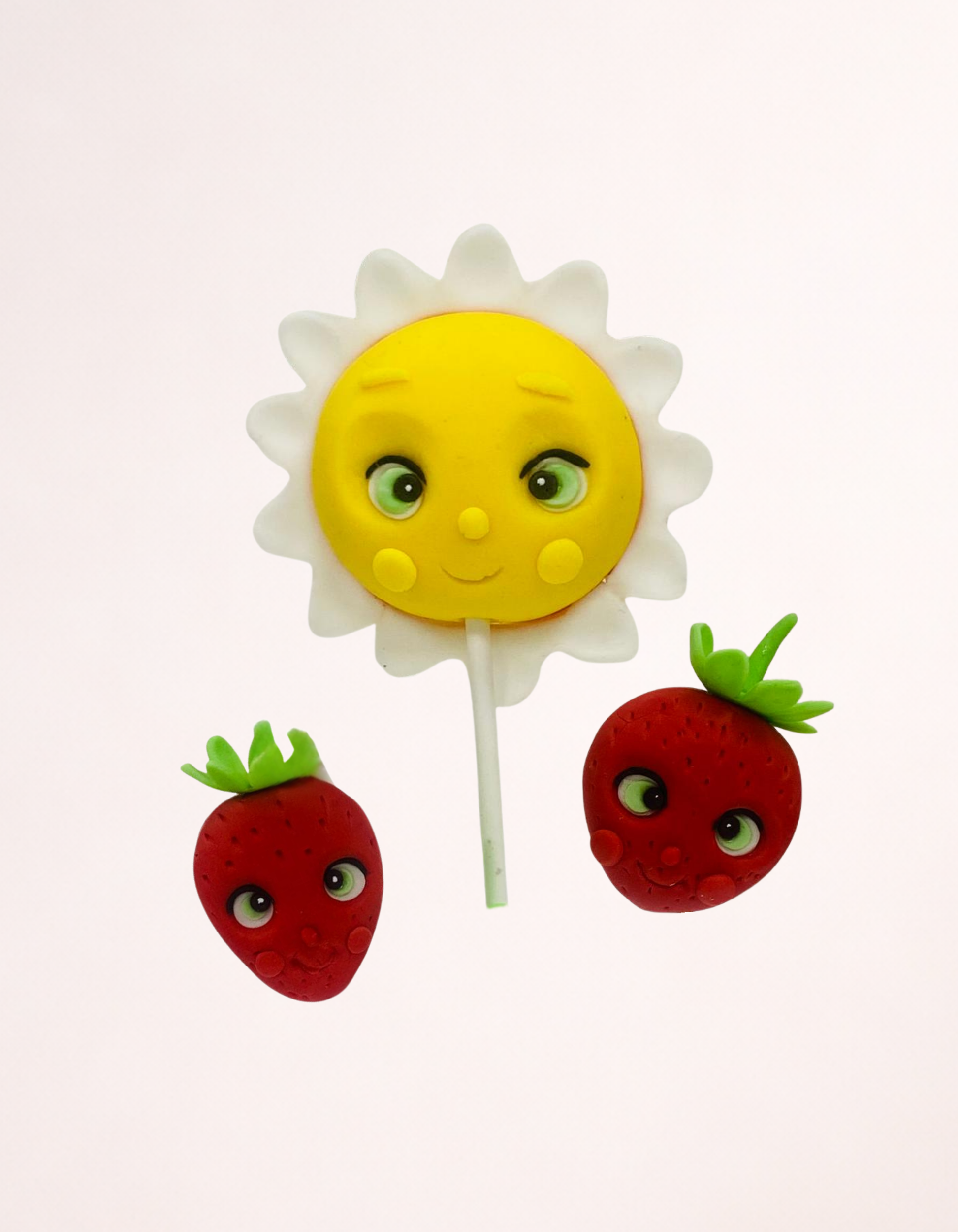 Figurina pentru tort din pasta de zahar in forma de soare si capsuni