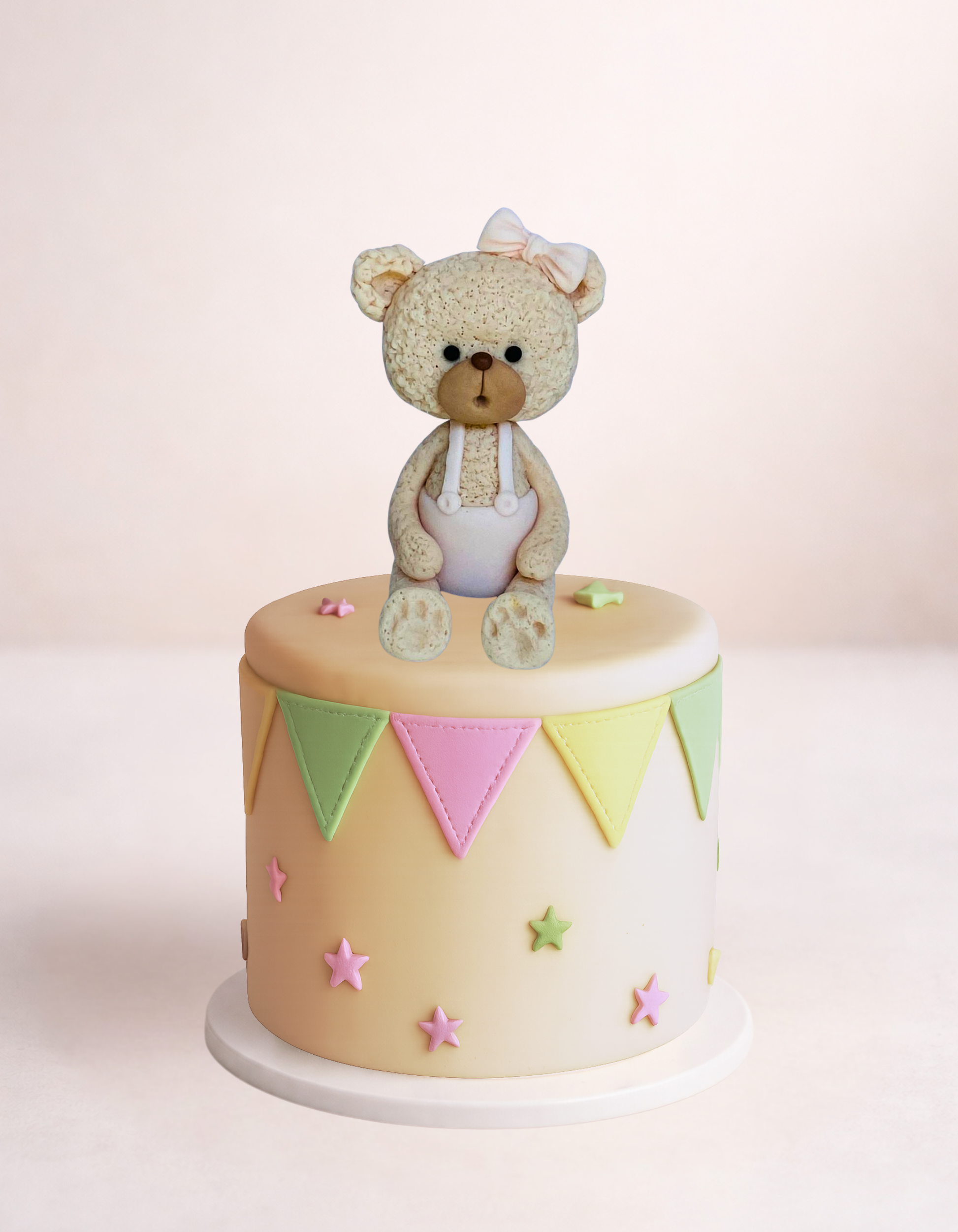 Figurina pentru tort din pasta de zahar in forma de Ursulet fetita cu funda roz . Topper tort