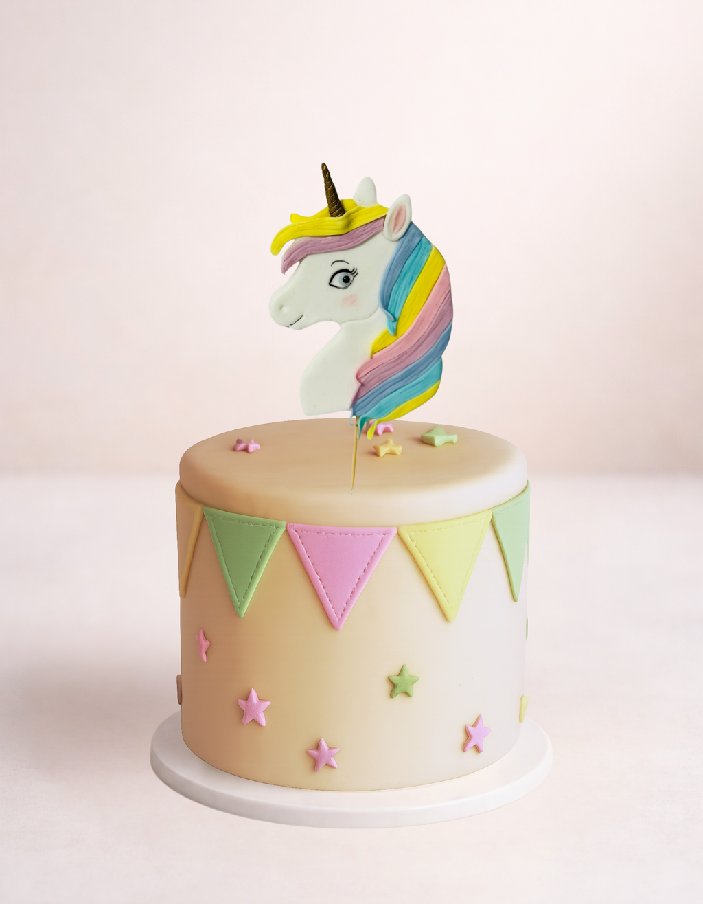 Figurina pentru tort din pasta de zahar in forma de unicorn