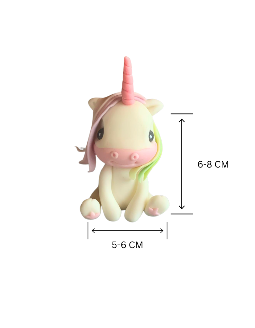Figurină tort în formă de unicorn, realizată manual din pastă de zahăr