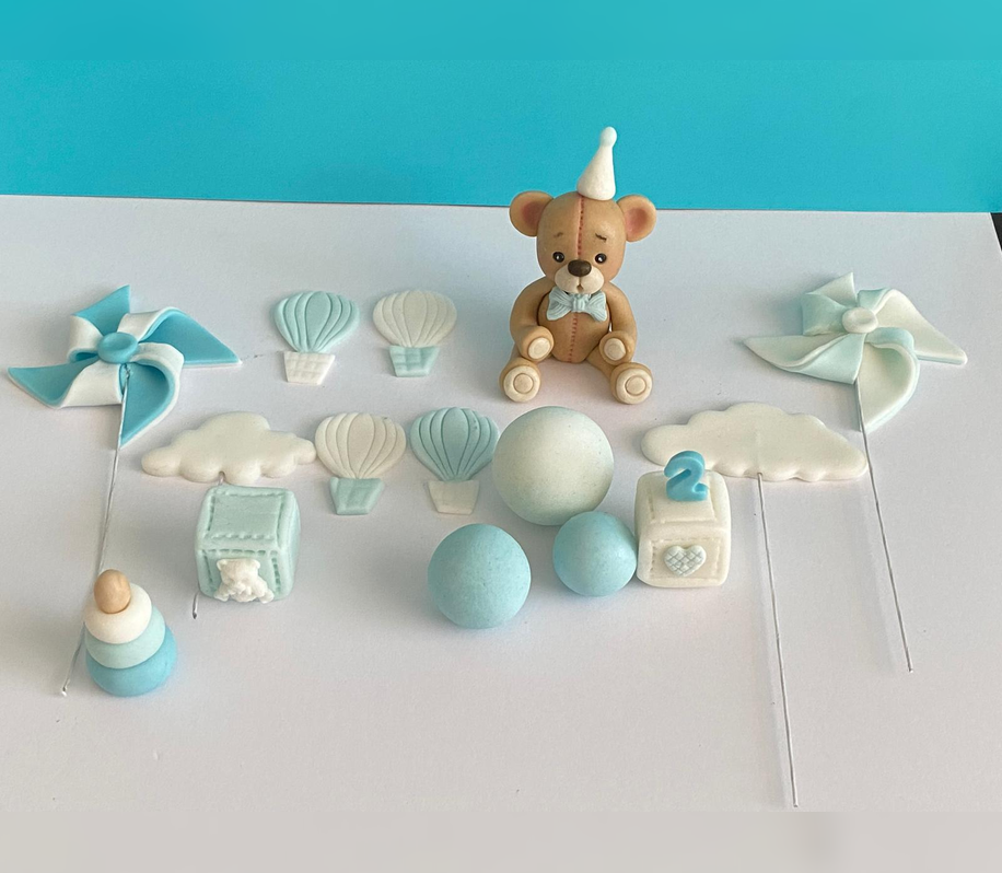 Set figurine pentru tort in forma de Ursulet baietel albastru