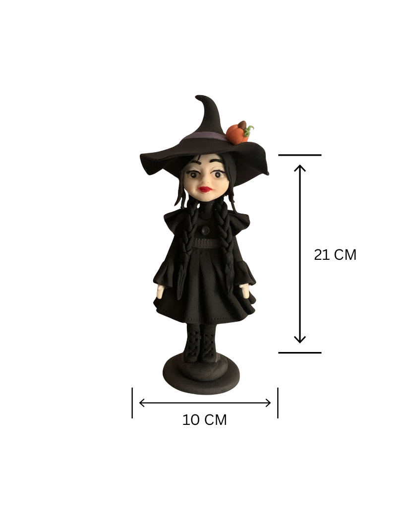 Figurină tort în formă de Wednesday Addams Halloween, realizată manual din pastă de zahăr