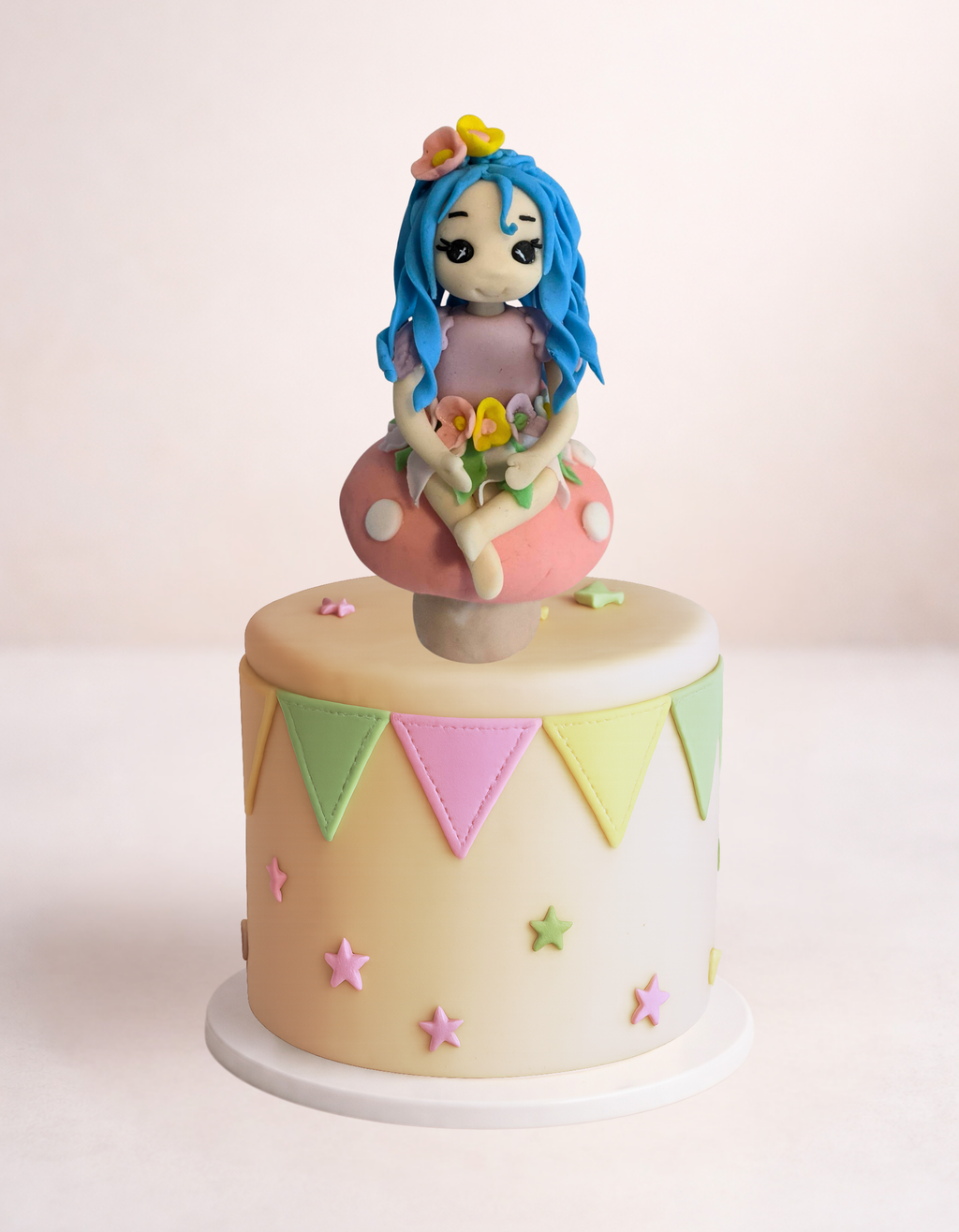 Figurina pentru tort din pasta de zahar in forma de Zana Magica