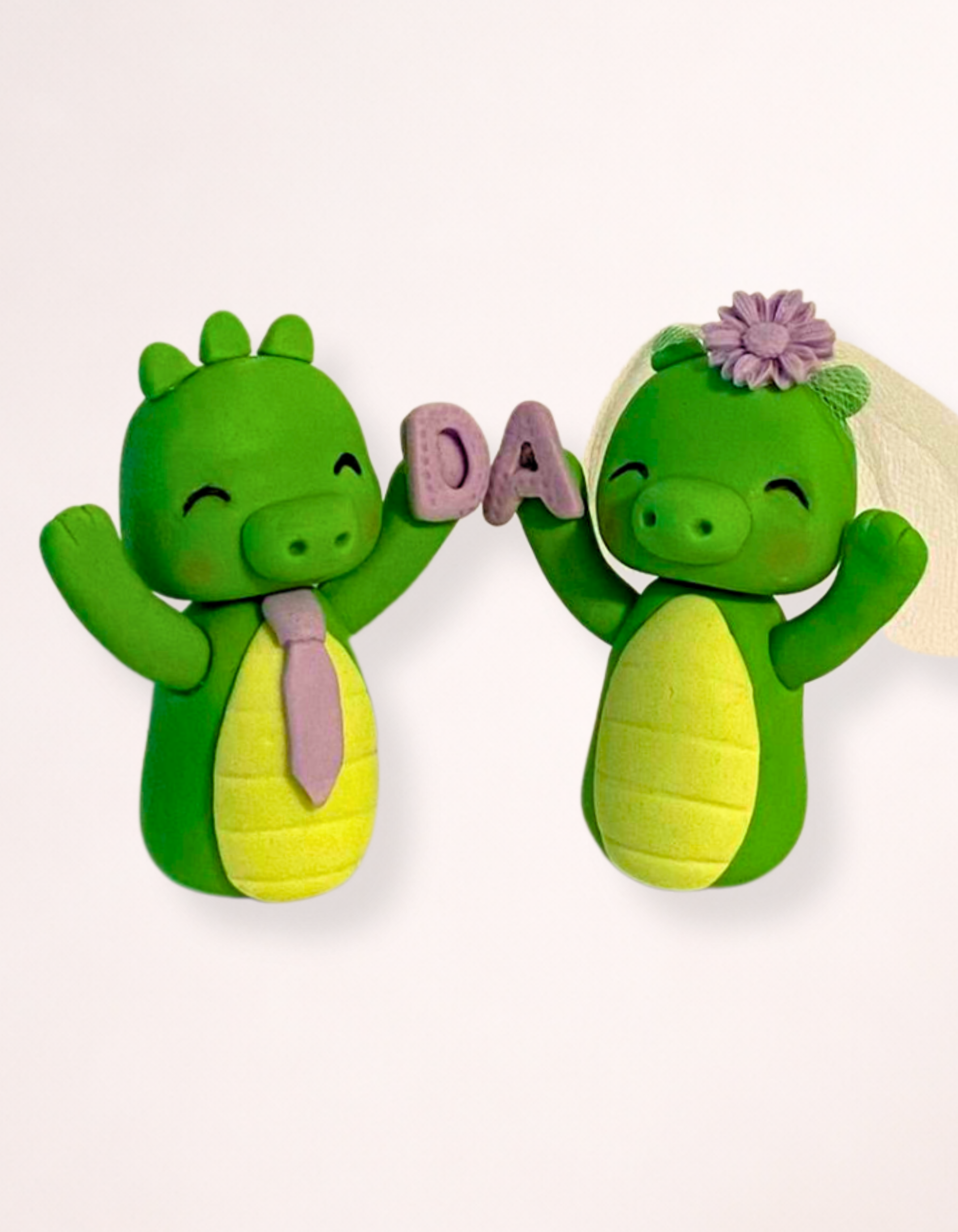 Set figurine pentru tort din pasta de zahar in forma de Crocodili Mire si Mireasa pentru nunta